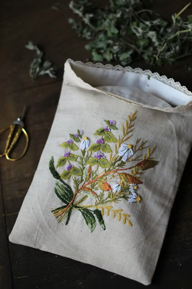 More sophisticated, "minimalist" aesthetic bags